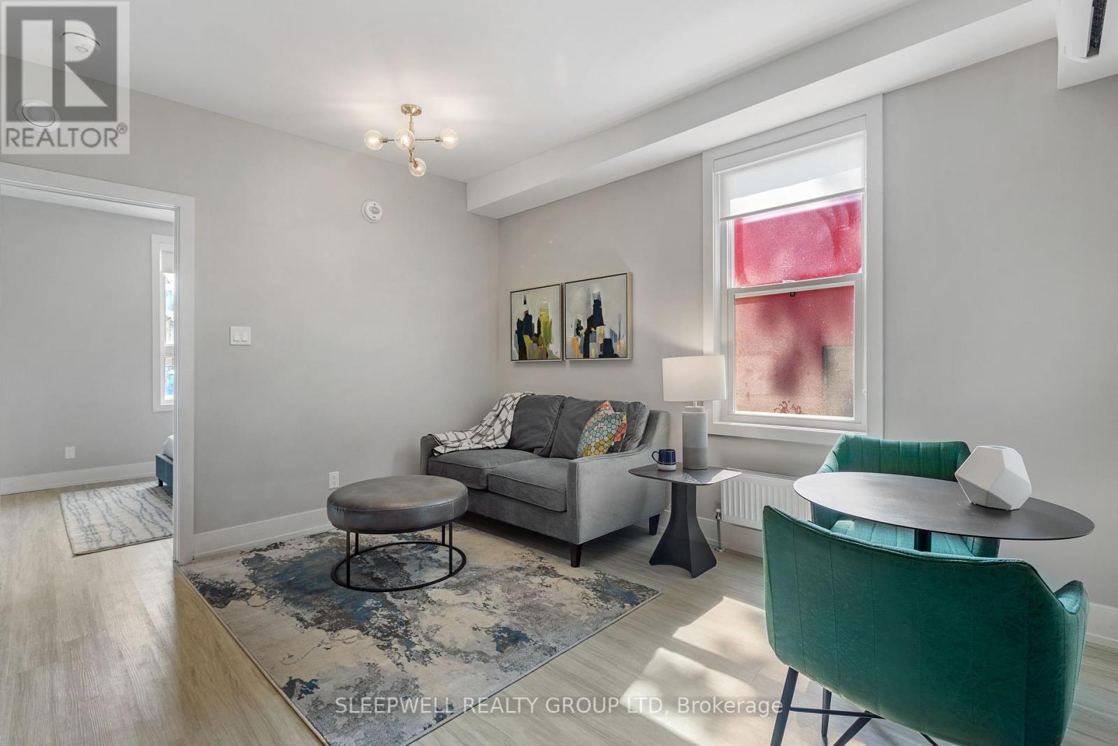 46 Nelson Street, Ottawa, ON - Indoor Photo Showing Living Room
