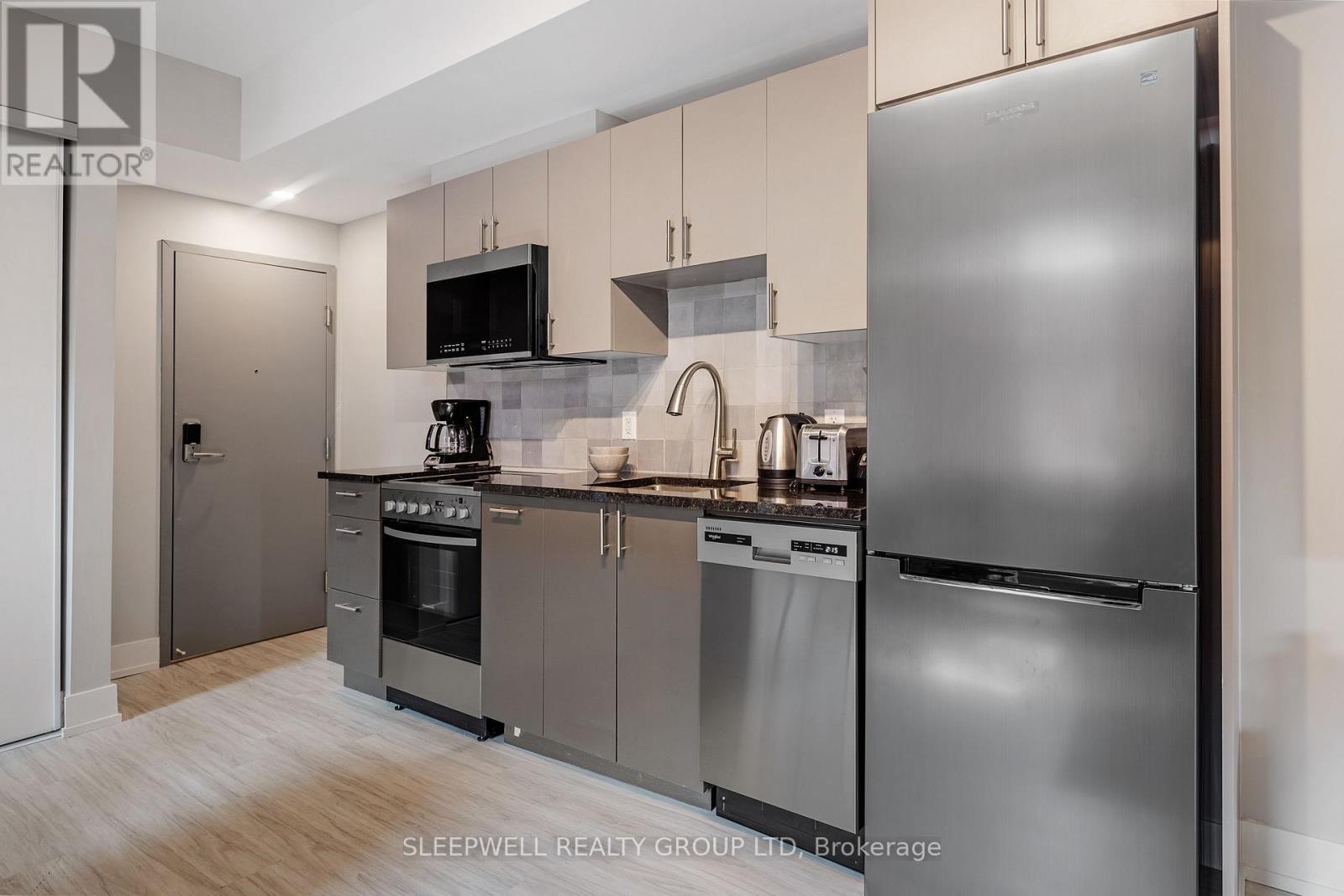46 Nelson Street, Ottawa, ON - Indoor Photo Showing Kitchen With Upgraded Kitchen