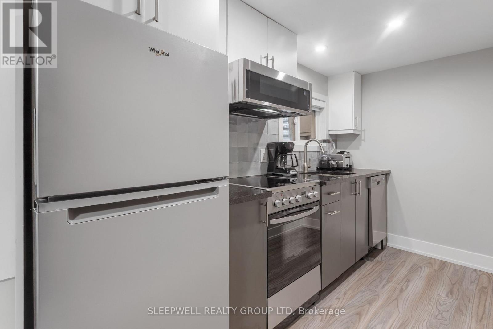 46 Nelson Street, Ottawa, ON - Indoor Photo Showing Kitchen