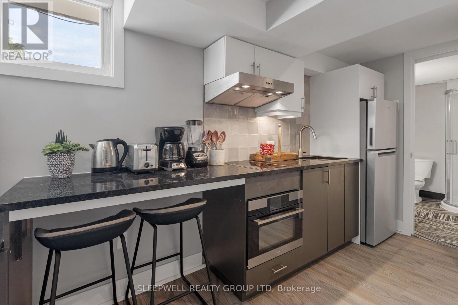 46 Nelson Street, Ottawa, ON - Indoor Photo Showing Kitchen