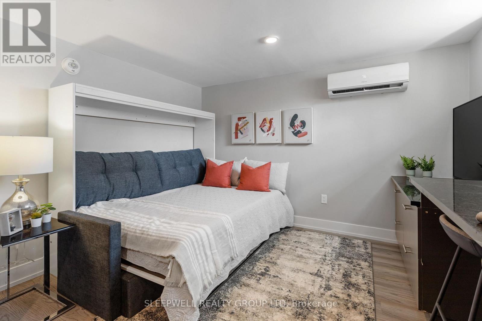 46 Nelson Street, Ottawa, ON - Indoor Photo Showing Bedroom