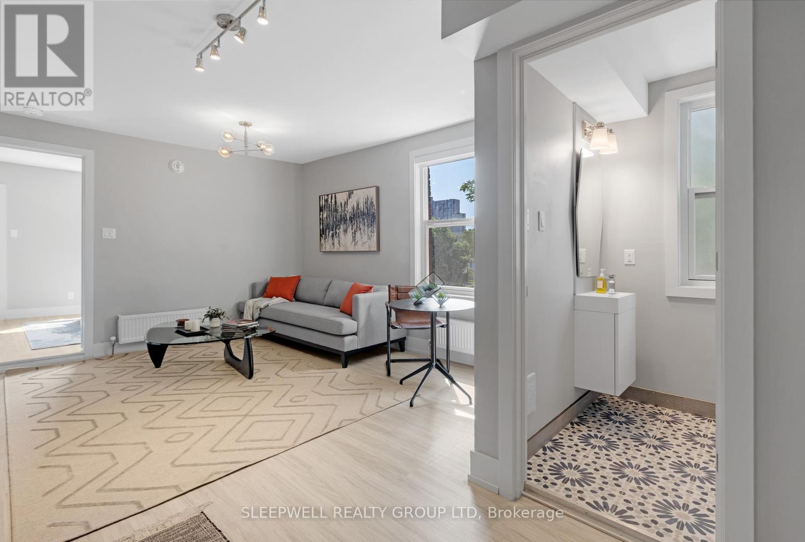 46 Nelson Street, Ottawa, ON - Indoor Photo Showing Other Room