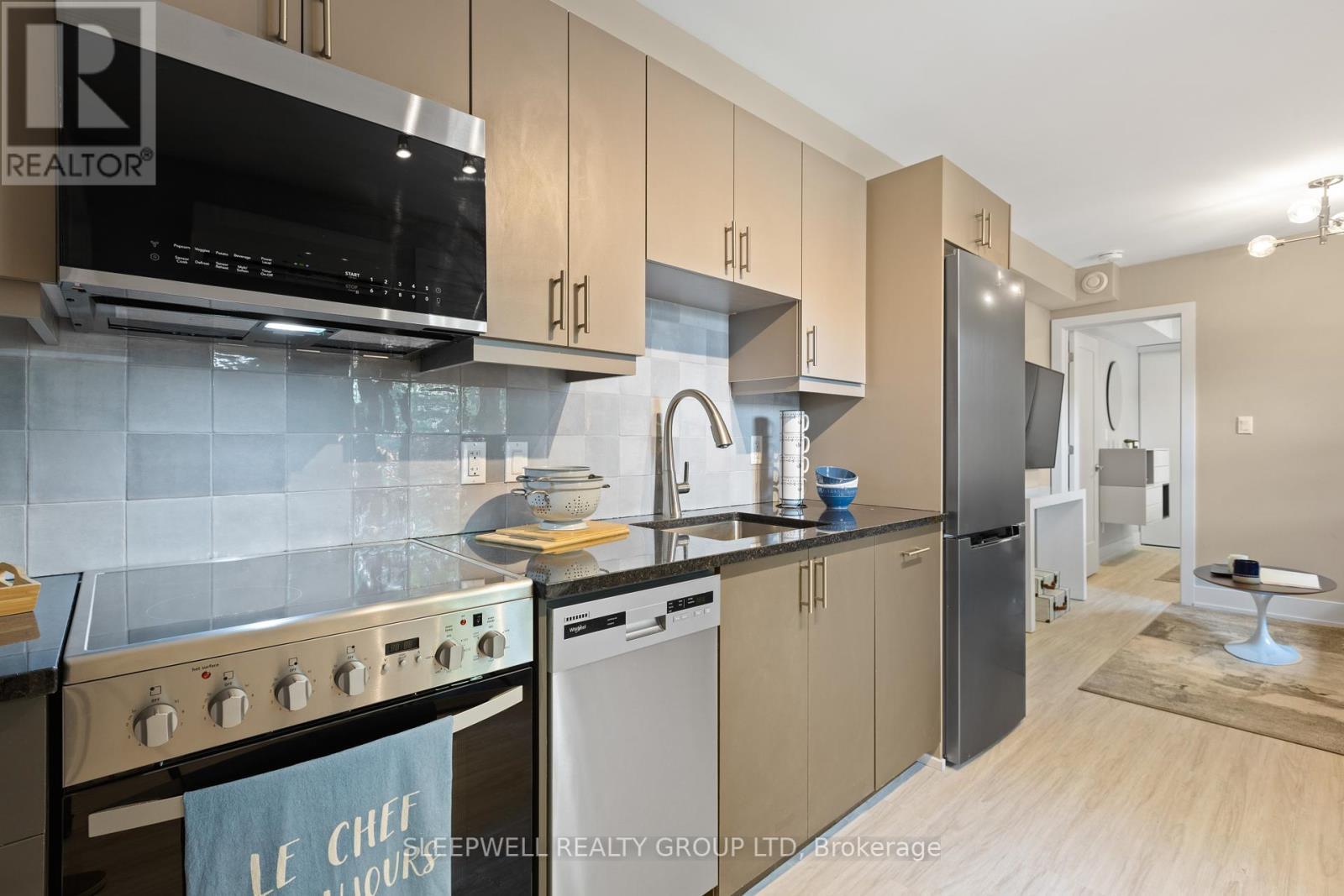 46 Nelson Street, Ottawa, ON - Indoor Photo Showing Kitchen With Upgraded Kitchen