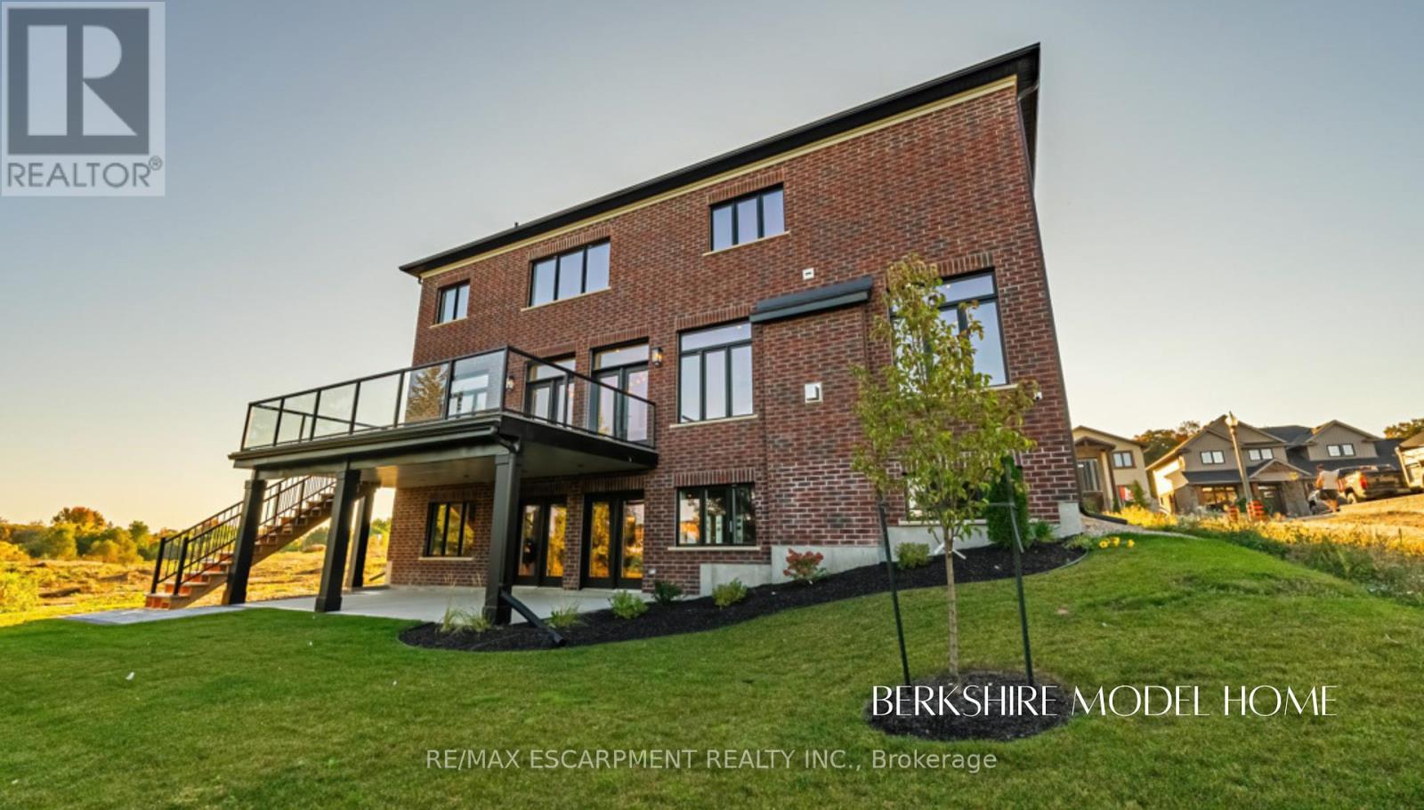 427 Masters Drive, Woodstock, ON - Outdoor