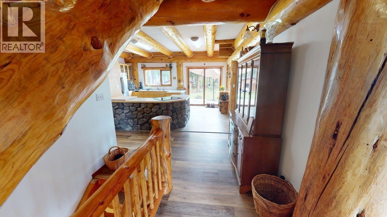 6419 Lambley Road, 100 Mile House, BC - Indoor Photo Showing Other Room