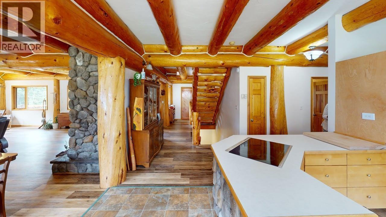 6419 Lambley Road, 100 Mile House, BC - Indoor Photo Showing Other Room