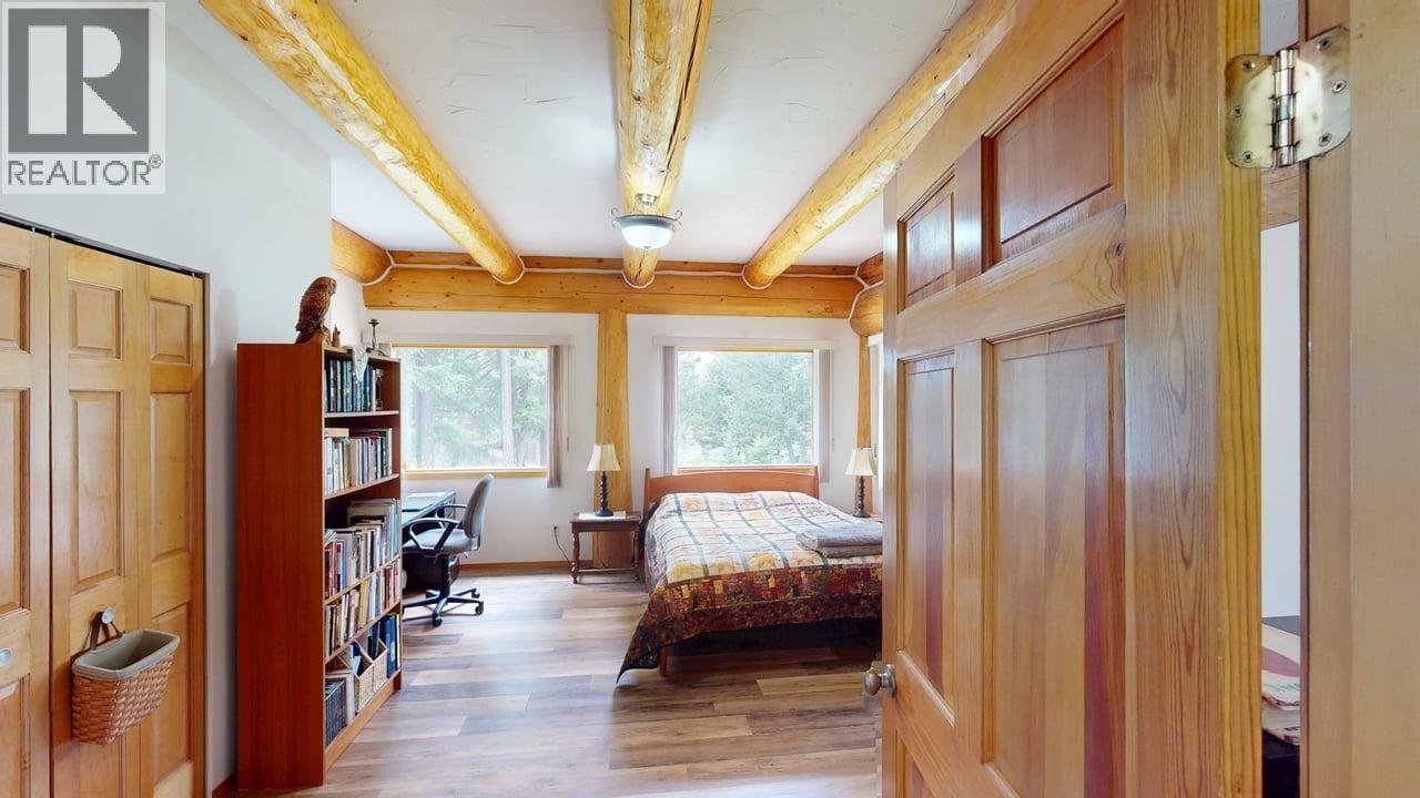 6419 Lambley Road, 100 Mile House, BC - Indoor