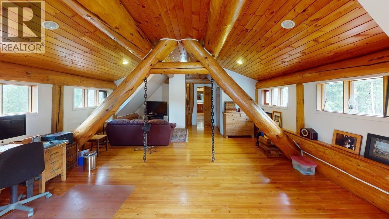 6419 Lambley Road, 100 Mile House, BC - Indoor Photo Showing Other Room