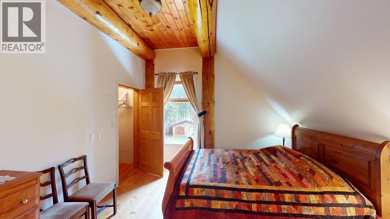 6419 Lambley Road, 100 Mile House, BC - Indoor Photo Showing Bedroom