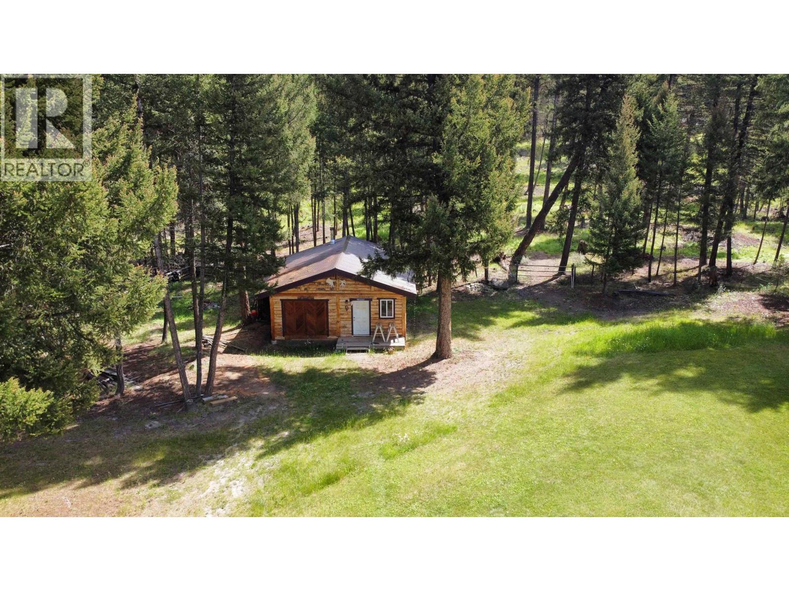 6419 Lambley Road, 100 Mile House, BC - Outdoor