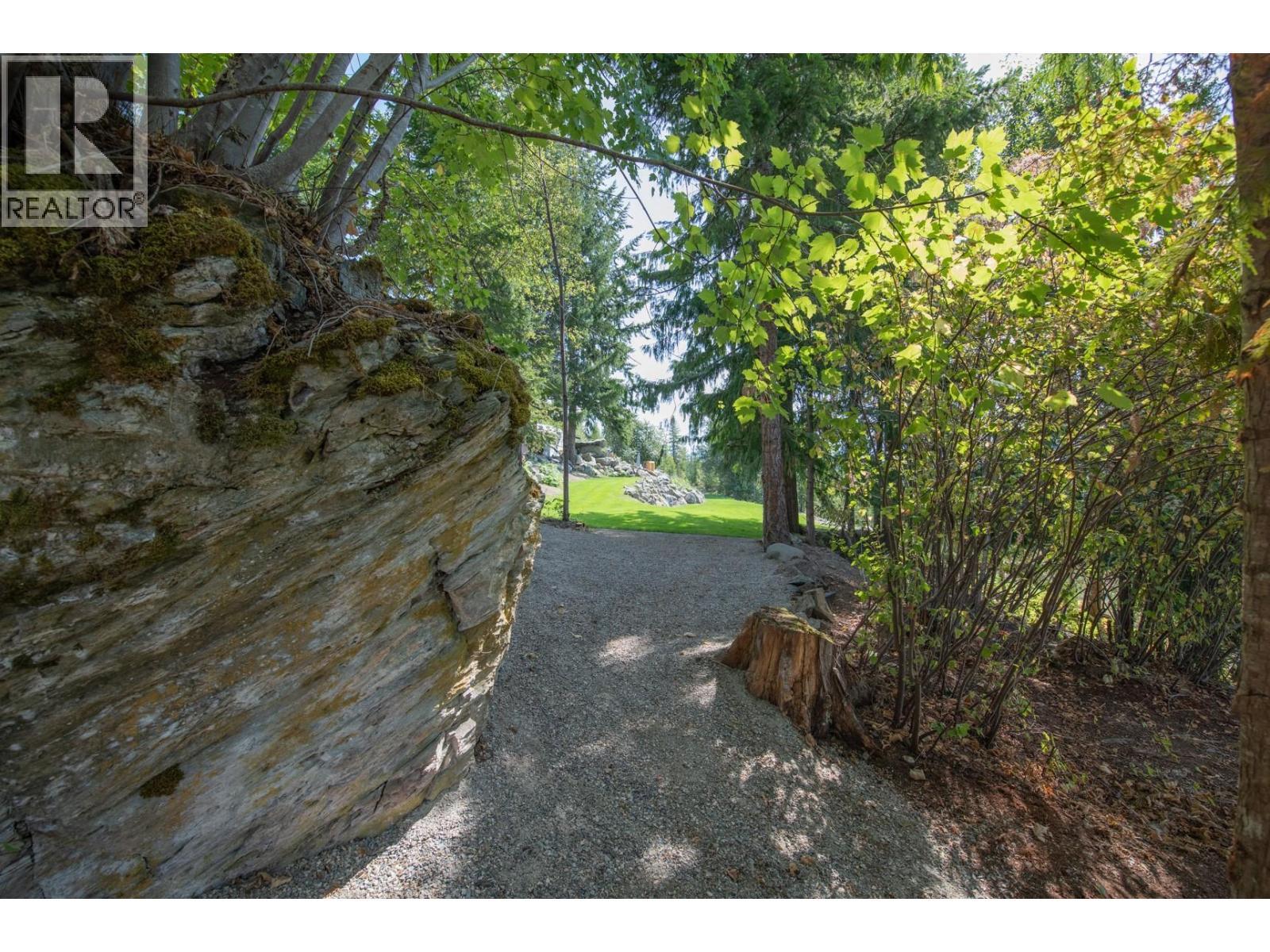 7500 Lonneke Trail, Anglemont, BC - Outdoor