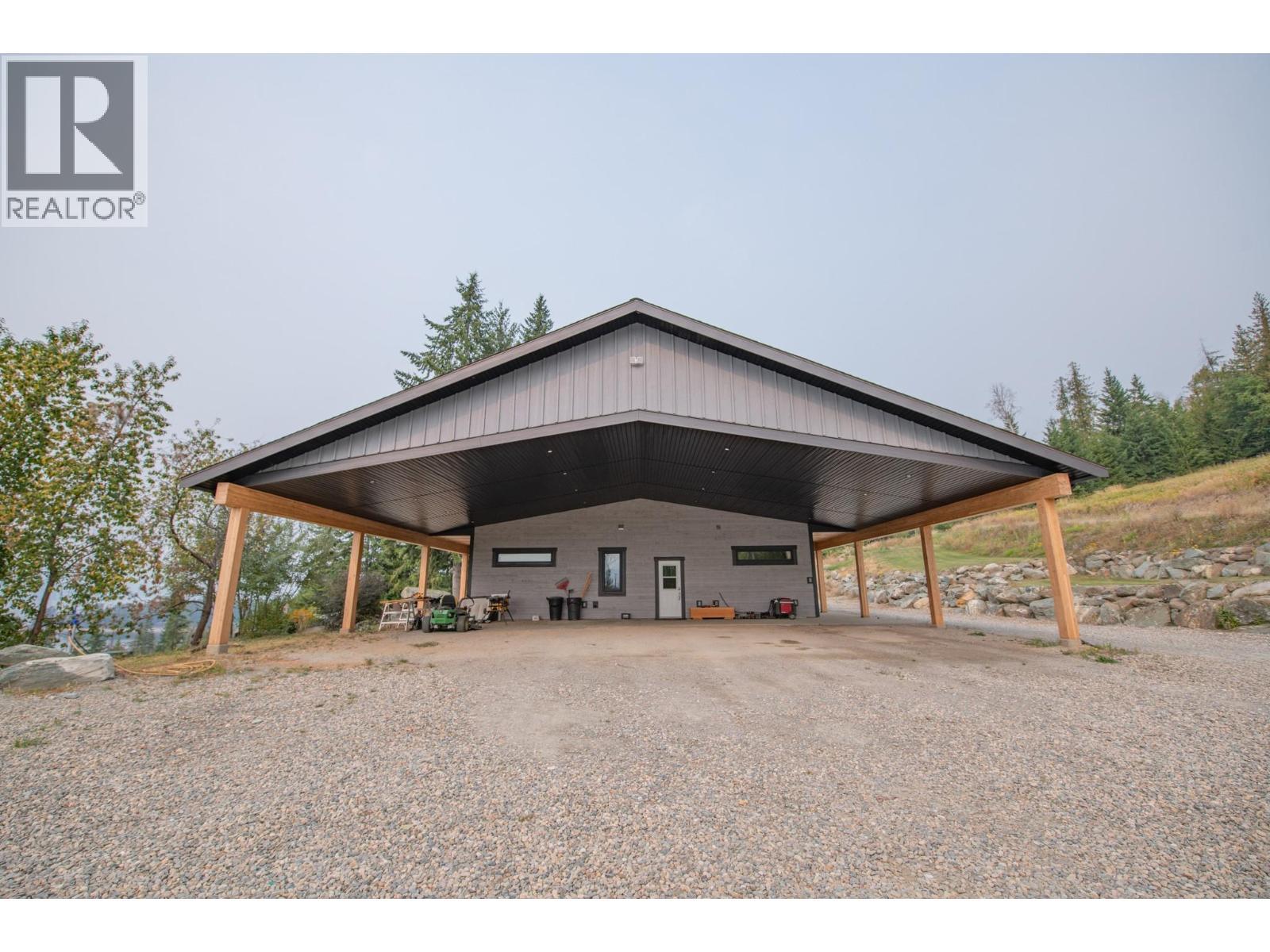 7500 Lonneke Trail, Anglemont, BC - Outdoor