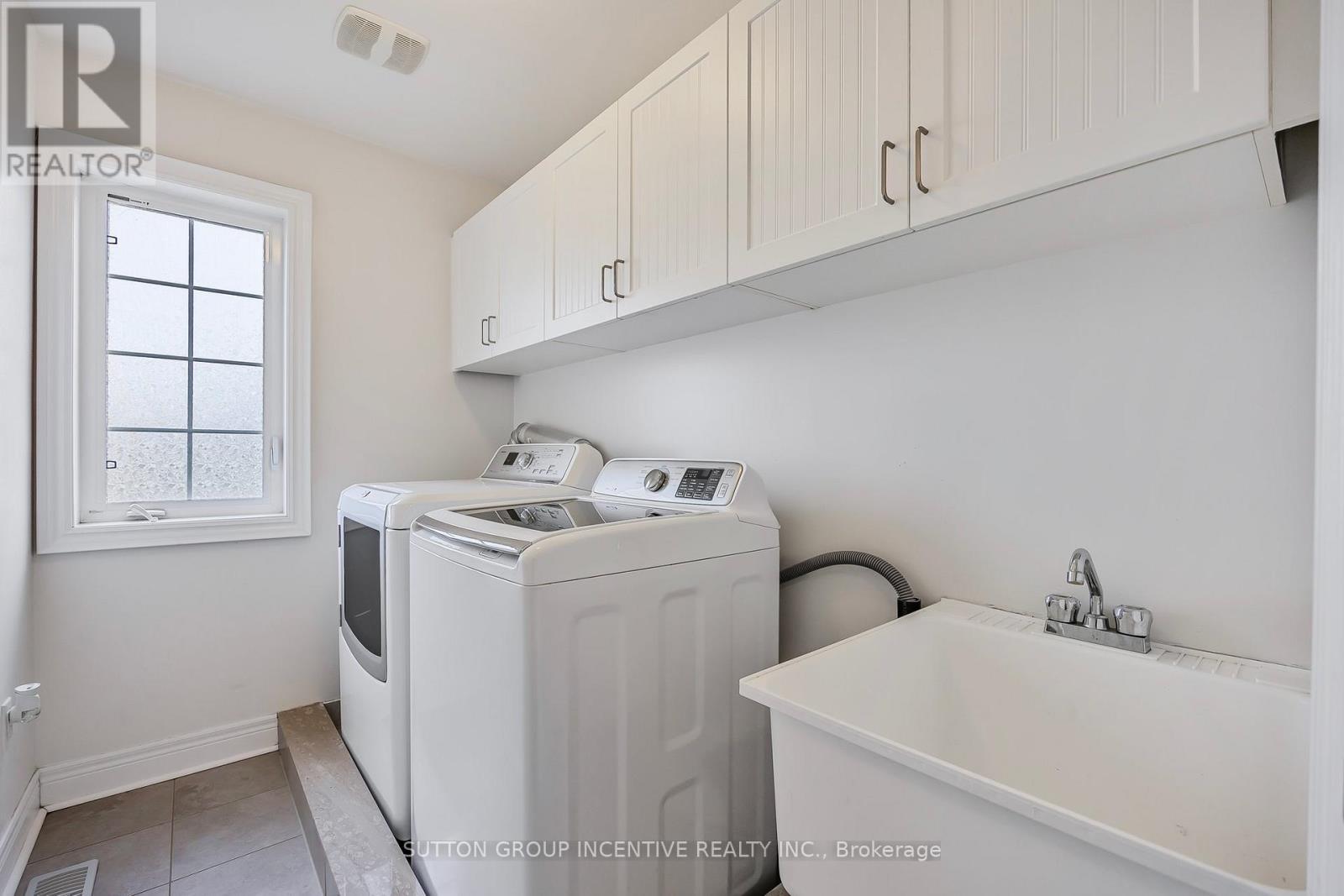 76 Forsyth Crescent, Barrie, ON - Indoor Photo Showing Laundry Room