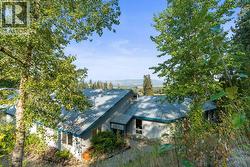 3298 Upper McLeod -