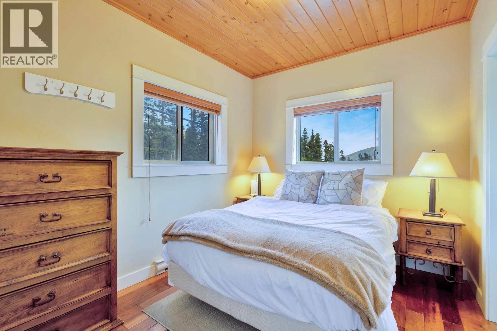 1211 Apex Mountain Road Unit# 1, Penticton, BC - Indoor Photo Showing Bedroom