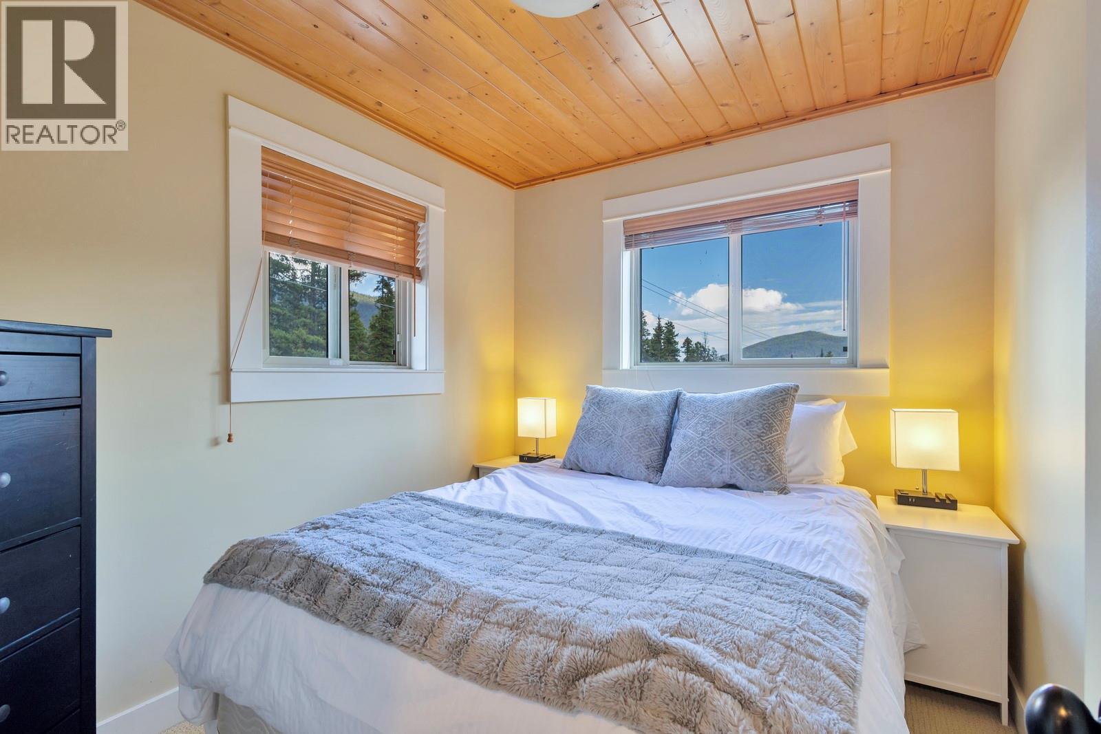 1211 Apex Mountain Road Unit# 1, Penticton, BC - Indoor Photo Showing Bedroom