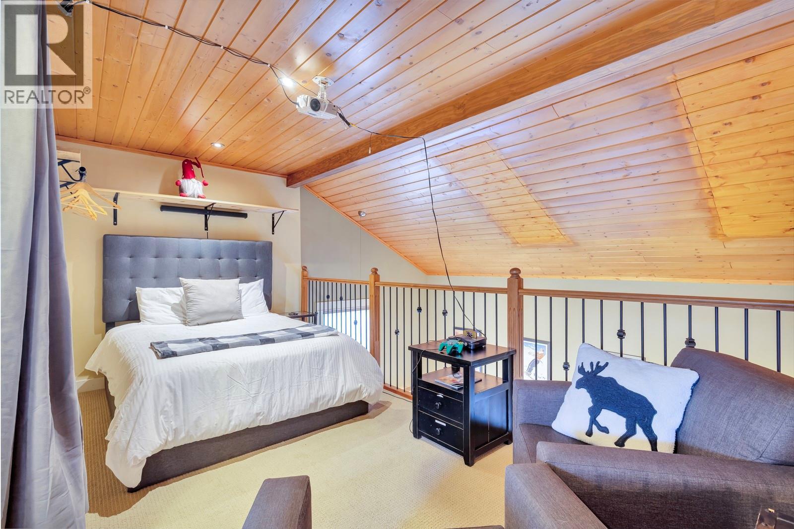 1211 Apex Mountain Road Unit# 1, Penticton, BC - Indoor Photo Showing Bedroom