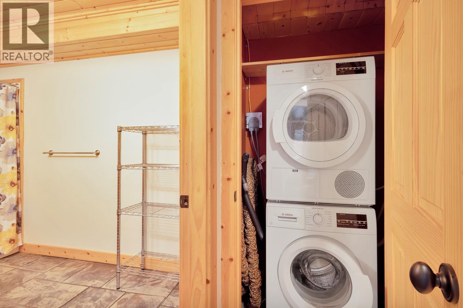 1211 Apex Mountain Road Unit# 1, Penticton, BC - Indoor Photo Showing Laundry Room