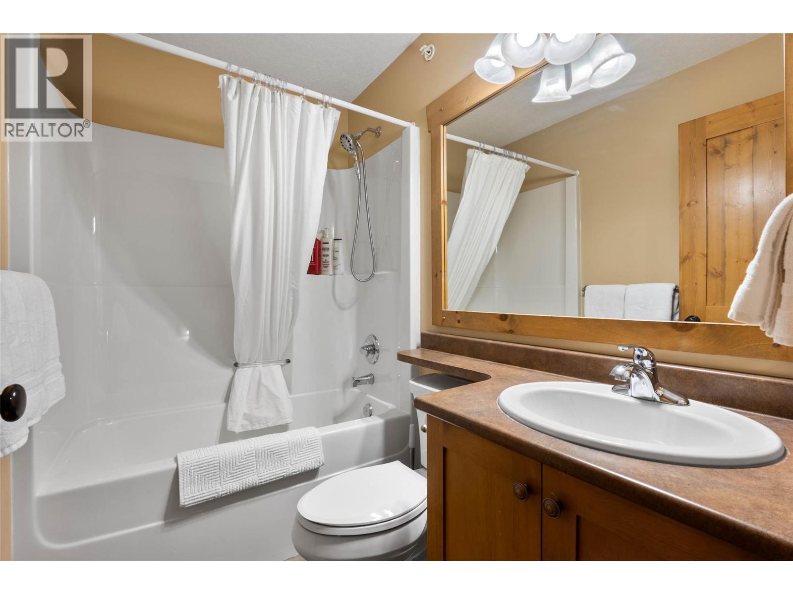 6005 Valley Drive Unit# 68, Sun Peaks, BC - Indoor Photo Showing Bathroom