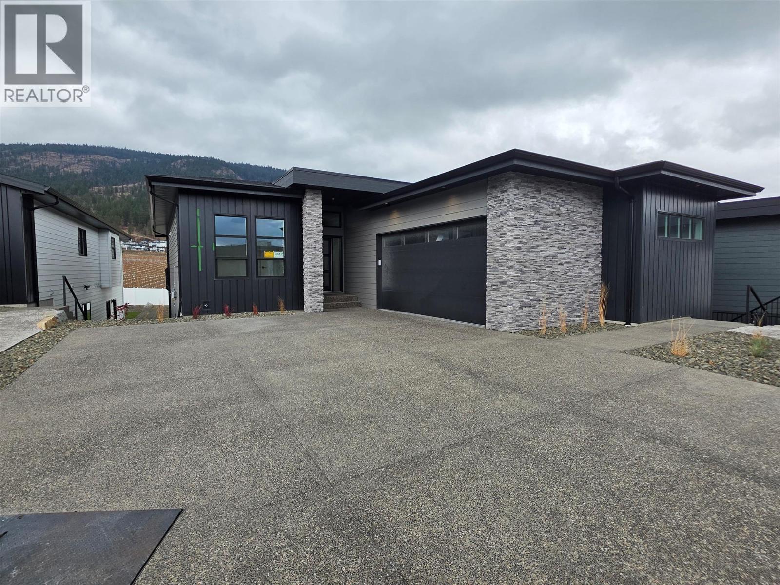 2538 Pinnacle Ridge Drive, West Kelowna, BC - Outdoor