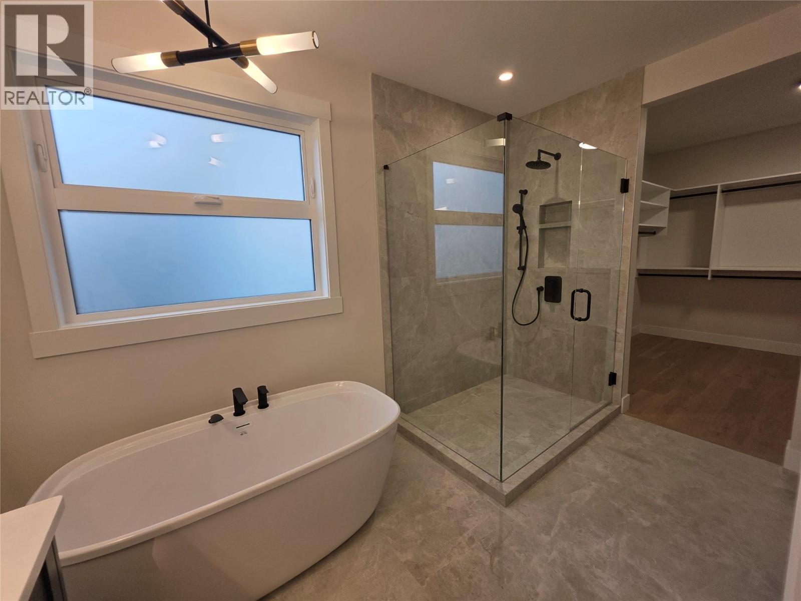 2538 Pinnacle Ridge Drive, West Kelowna, BC - Indoor Photo Showing Bathroom