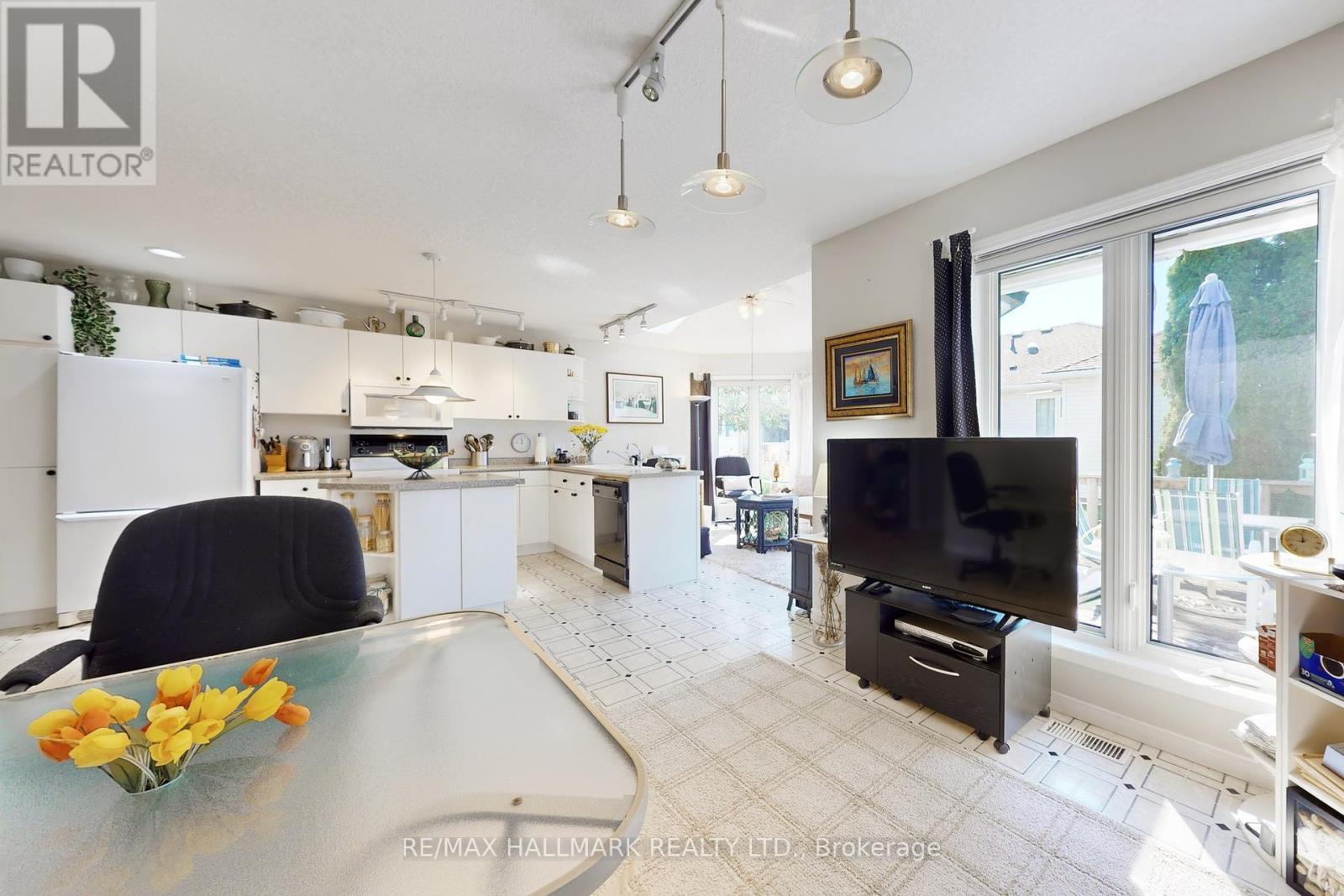 8 Greenfield Place, Wilmot, ON - Indoor