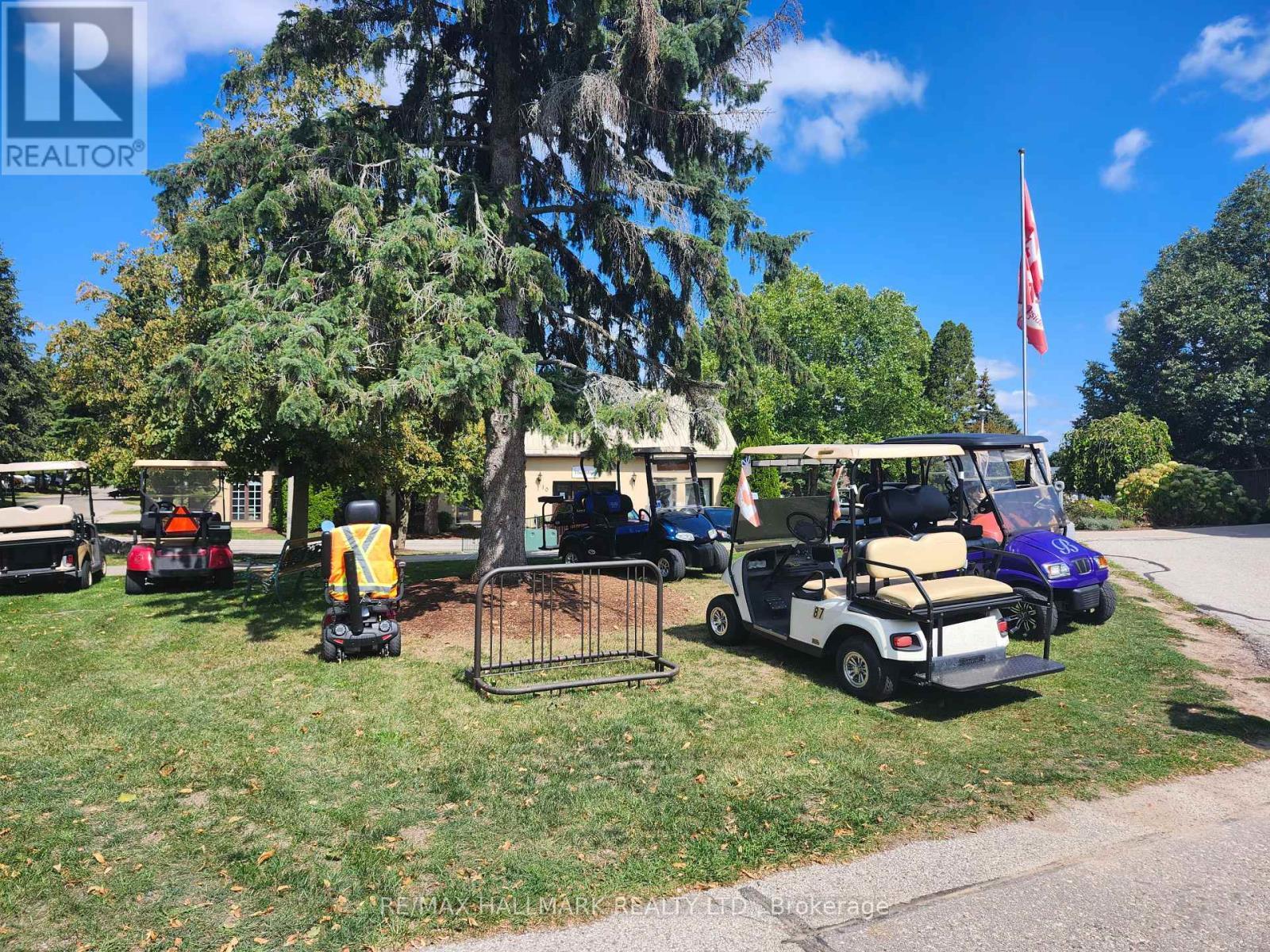 8 Greenfield Place, Wilmot, ON - Outdoor