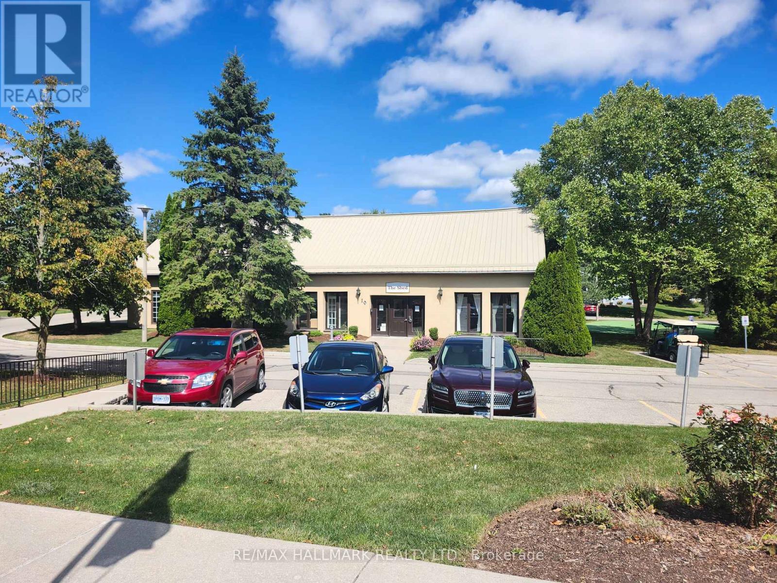 8 Greenfield Place, Wilmot, ON - Outdoor