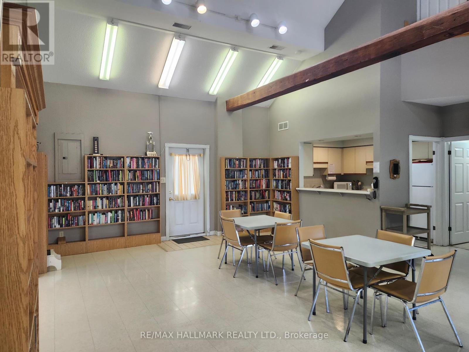 8 Greenfield Place, Wilmot, ON - Indoor Photo Showing Dining Room