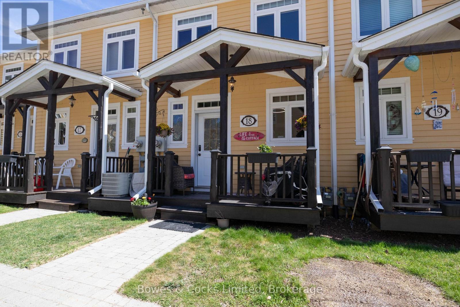 18 - 1579 Anstruther Lake Road, North Kawartha, ON - Outdoor With Facade