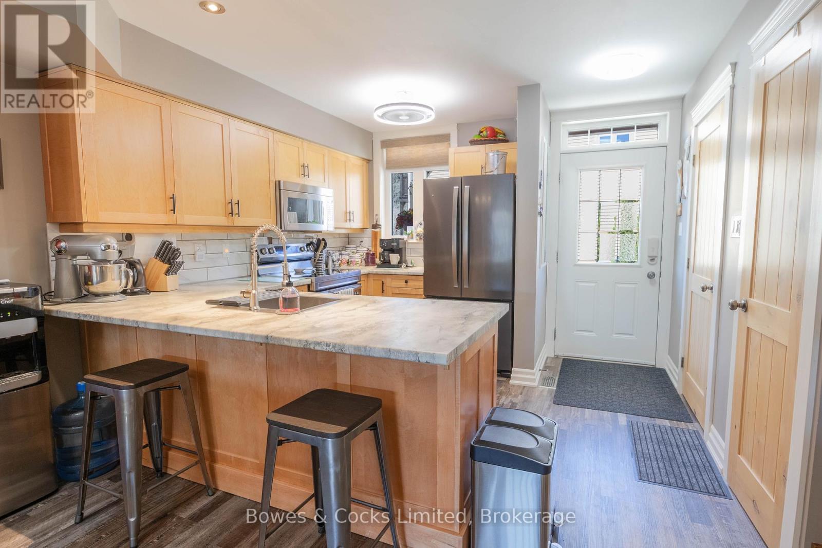 18 - 1579 Anstruther Lake Road, North Kawartha, ON - Indoor Photo Showing Kitchen