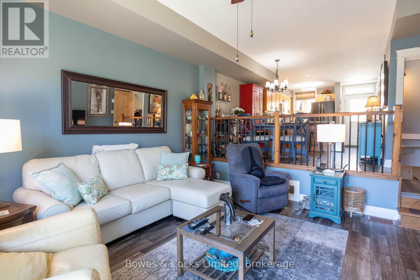 18 - 1579 Anstruther Lake Road, North Kawartha, ON - Indoor Photo Showing Living Room