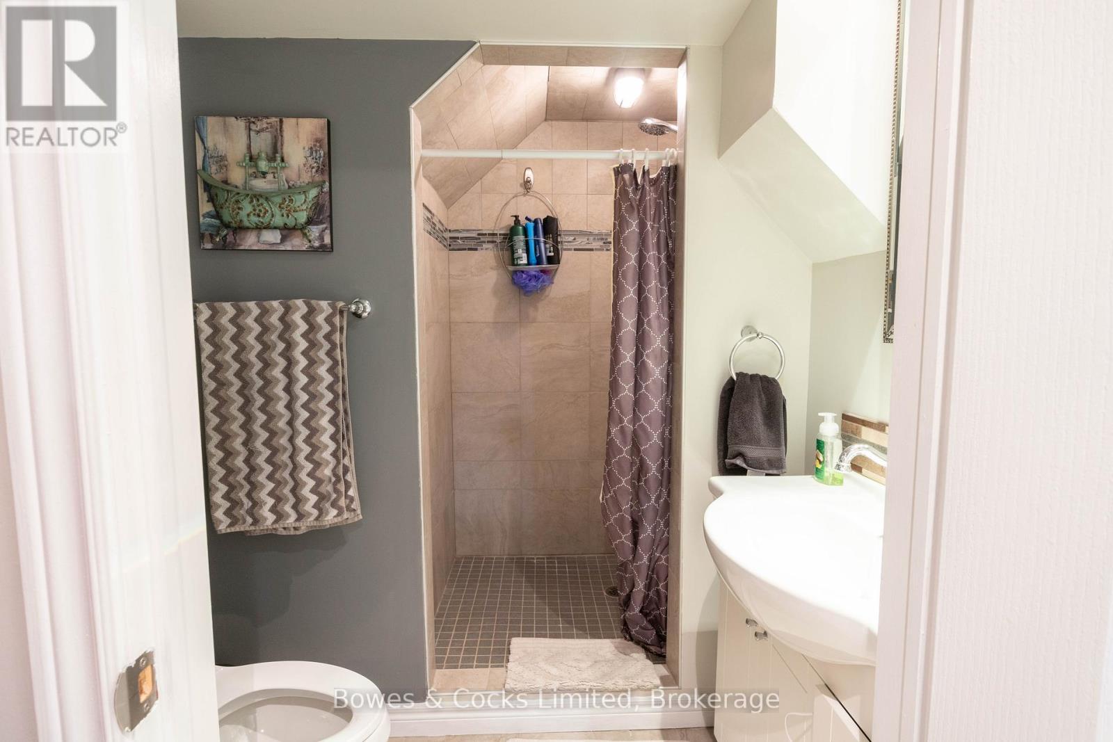 18 - 1579 Anstruther Lake Road, North Kawartha, ON - Indoor Photo Showing Bathroom