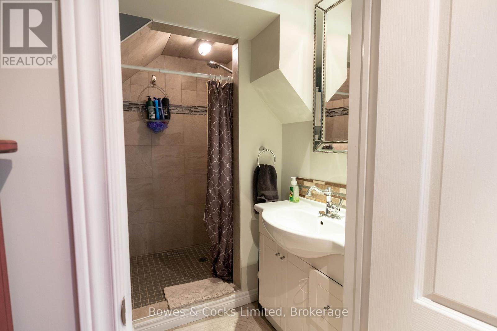 18 - 1579 Anstruther Lake Road, North Kawartha, ON - Indoor Photo Showing Bathroom