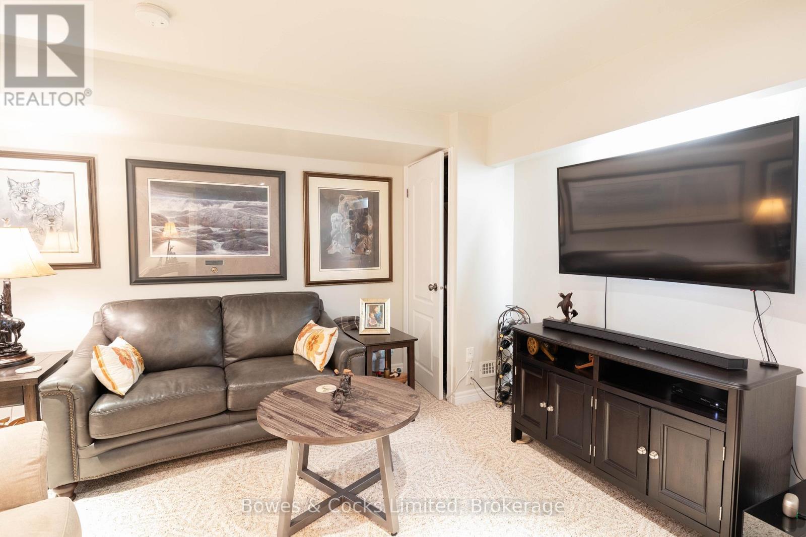 18 - 1579 Anstruther Lake Road, North Kawartha, ON - Indoor Photo Showing Living Room