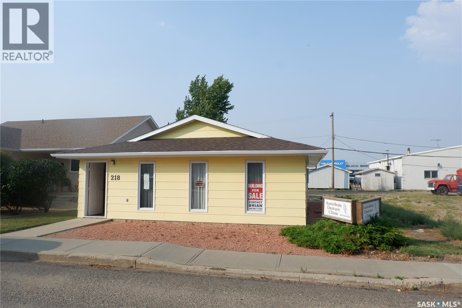 218 2Nd Avenue W, Assiniboia, SK
