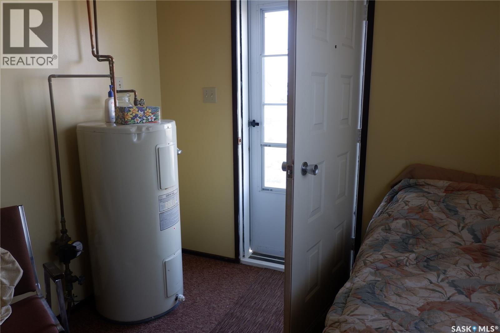 218 2Nd Avenue W, Assiniboia, SK