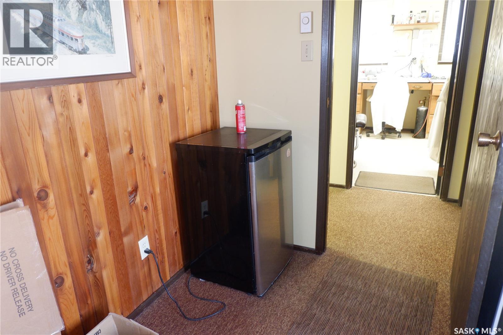 218 2Nd Avenue W, Assiniboia, SK