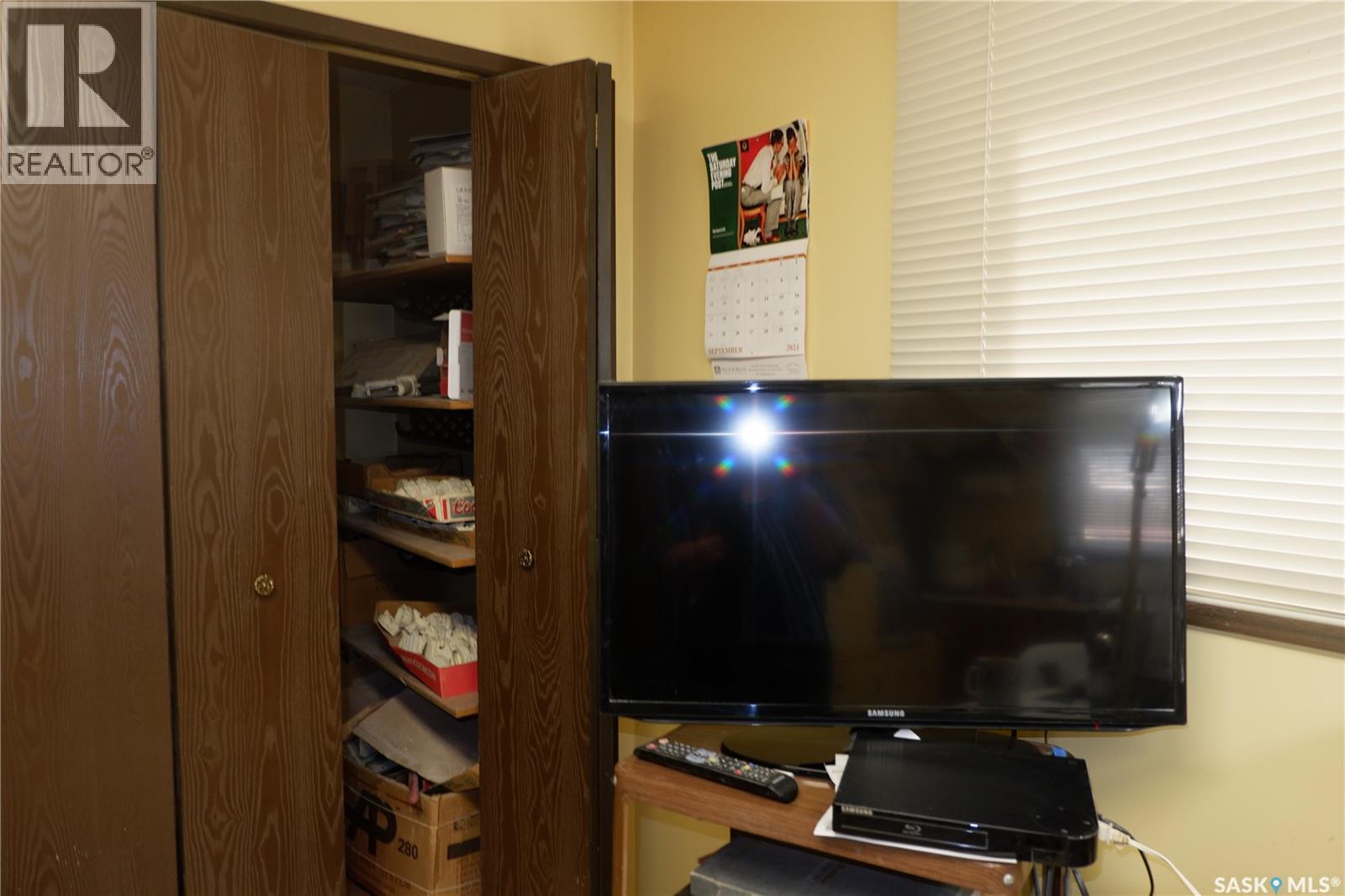 218 2Nd Avenue W, Assiniboia, SK