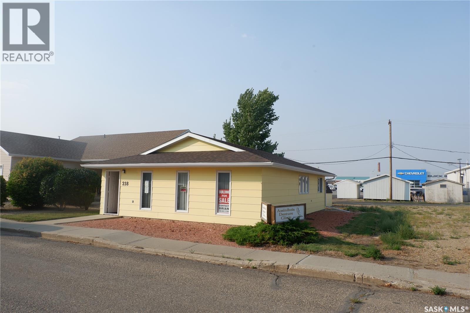 218 2Nd Avenue W, Assiniboia, SK