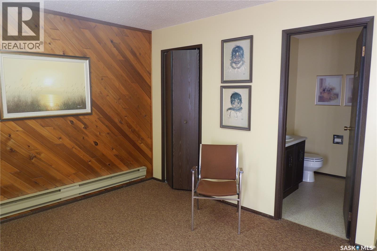 218 2Nd Avenue W, Assiniboia, SK