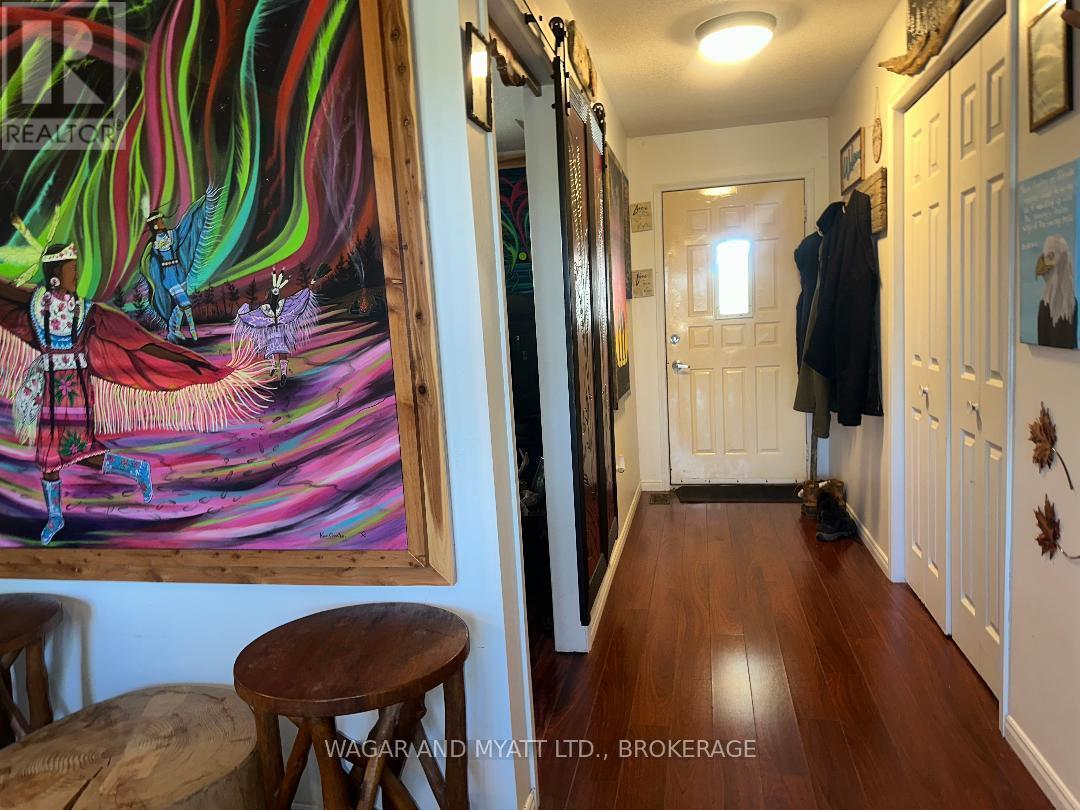 609 Lower Slash Road, Tyendinaga (Mohawks Of The Bay Of Quinte), ON - Indoor Photo Showing Other Room