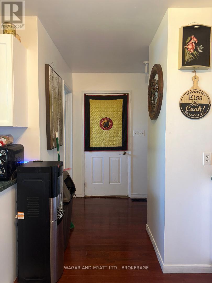 609 Lower Slash Road, Tyendinaga (Mohawks Of The Bay Of Quinte), ON - Indoor Photo Showing Other Room