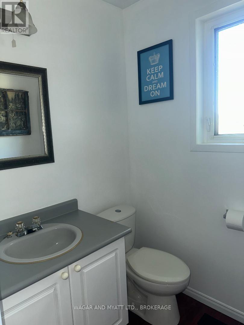 609 Lower Slash Road, Tyendinaga (Mohawks Of The Bay Of Quinte), ON - Indoor Photo Showing Bathroom