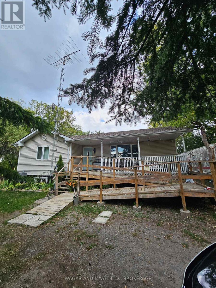 609 Lower Slash Road, Tyendinaga (Mohawks Of The Bay Of Quinte), ON - Outdoor With Deck Patio Veranda