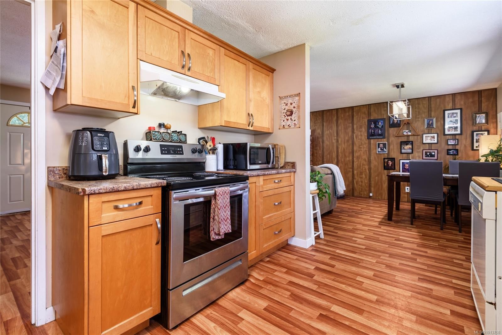 2030 Black Creek Rd, Black Creek, BC