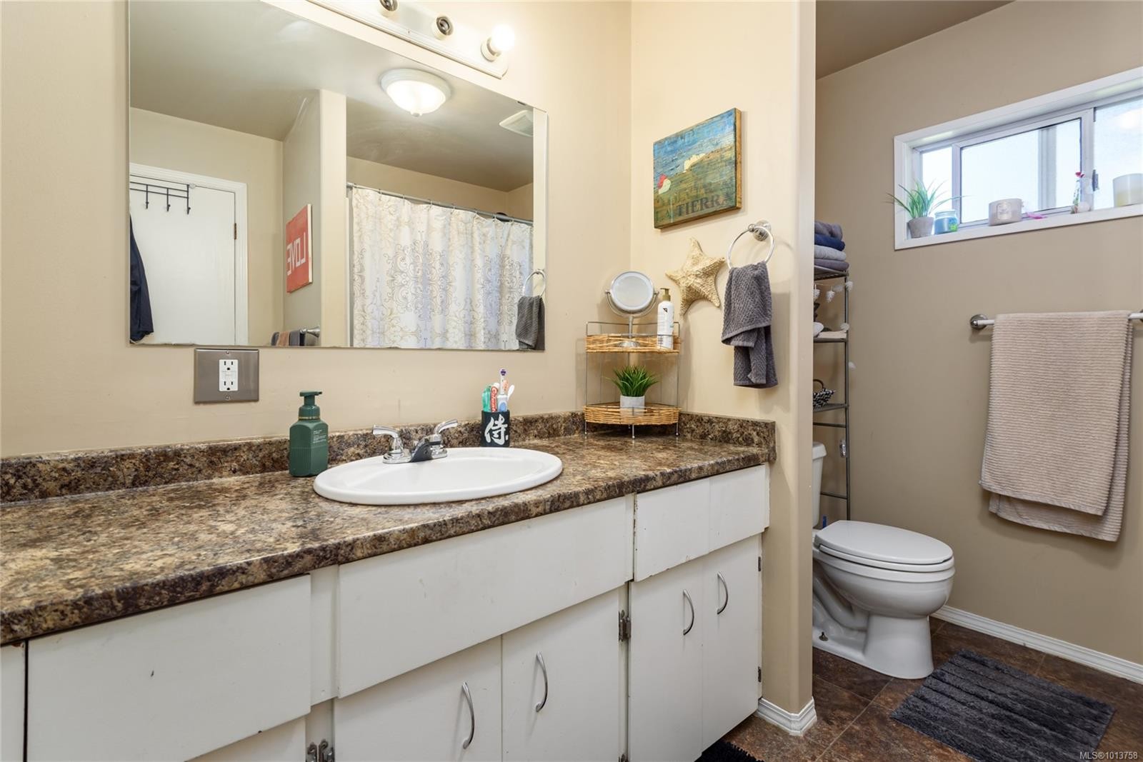 2030 Black Creek Rd, Black Creek, BC