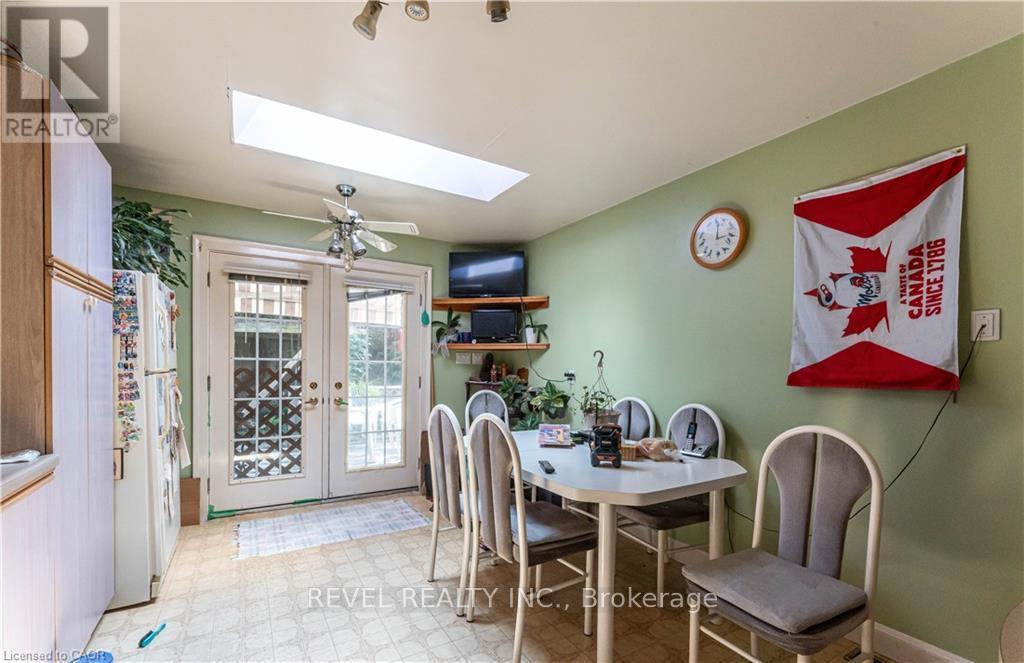 166-168 Macnab Street N, Hamilton, ON - Indoor Photo Showing Dining Room