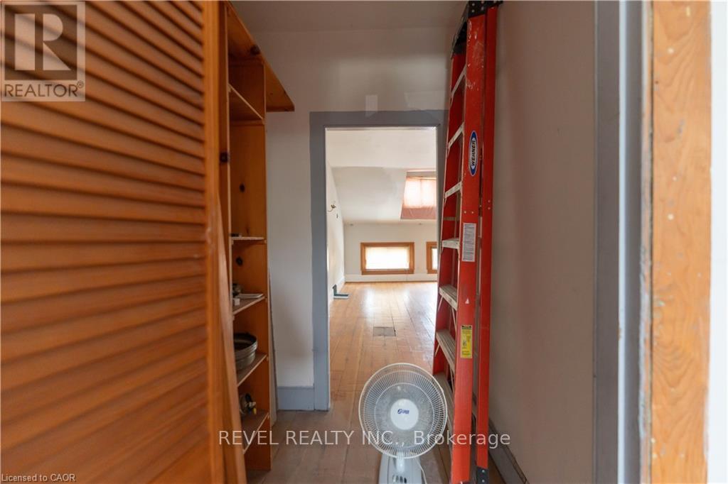 166-168 Macnab Street N, Hamilton, ON - Indoor Photo Showing Other Room