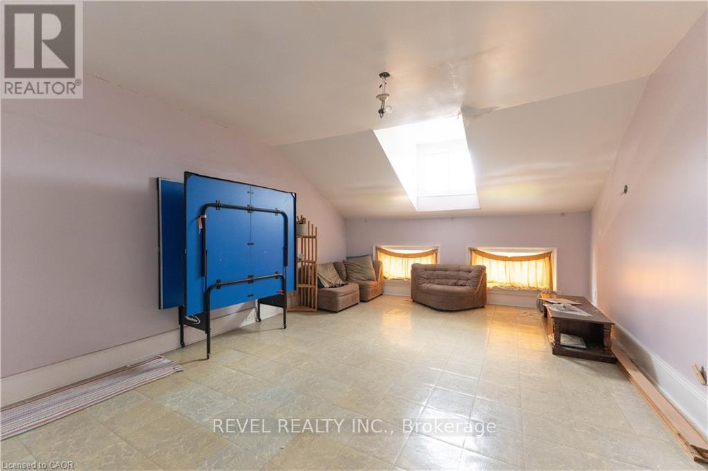 166-168 Macnab Street N, Hamilton, ON - Indoor Photo Showing Other Room